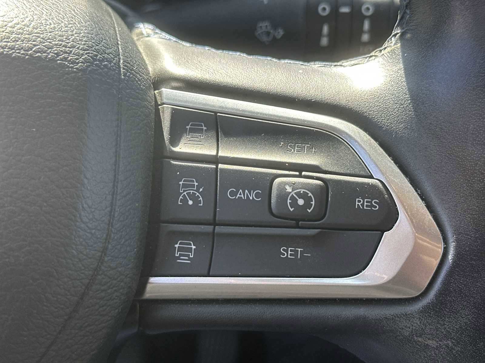 Used 2022 Jeep Compass Latitude w/ Sun and Sound Group image 19