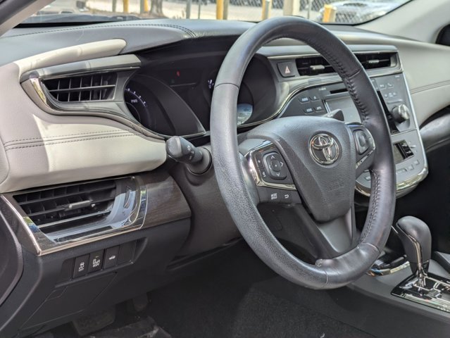 Used 2016 Toyota Avalon XLE Premium FWD image 3