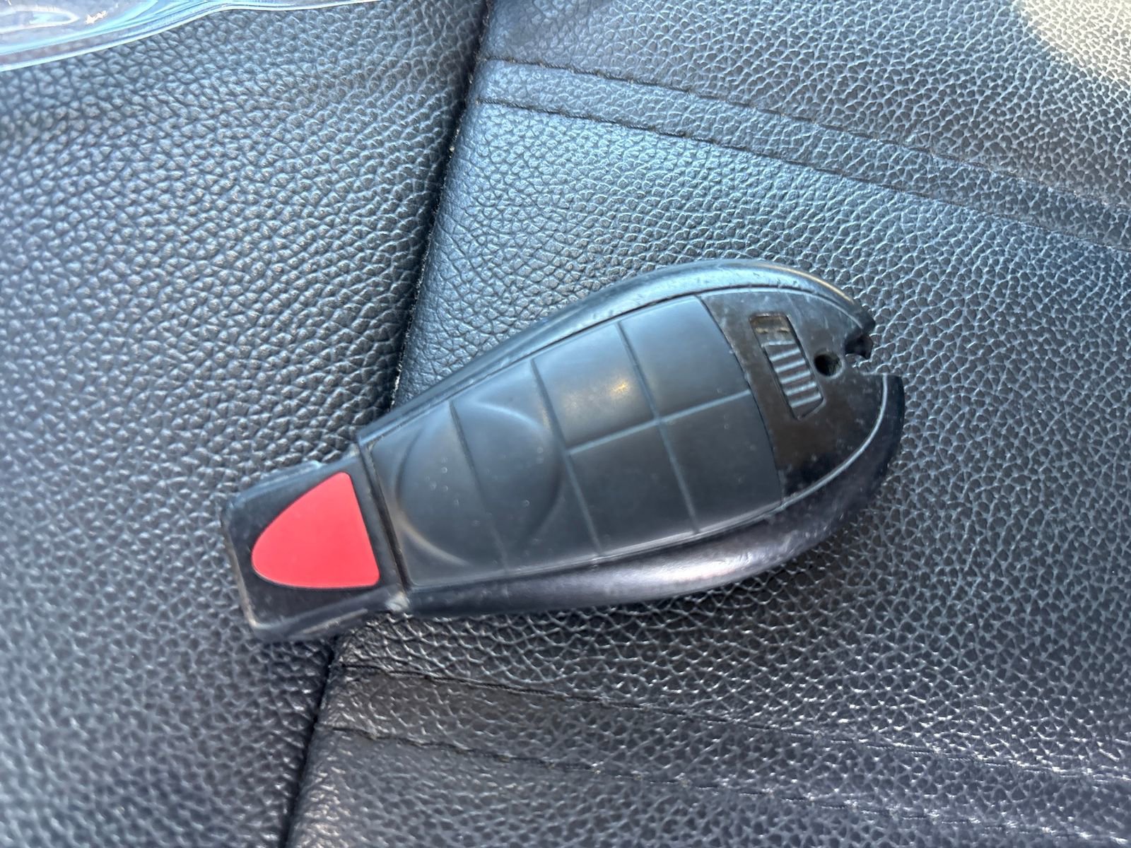 Used 2016 Chrysler Town & Country Touring FWD image 29