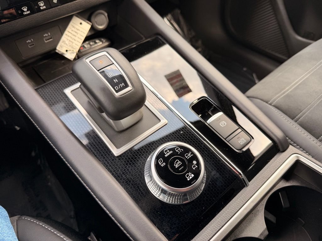 Used 2023 Mitsubishi Outlander Ralliart AWD/4WD image 25