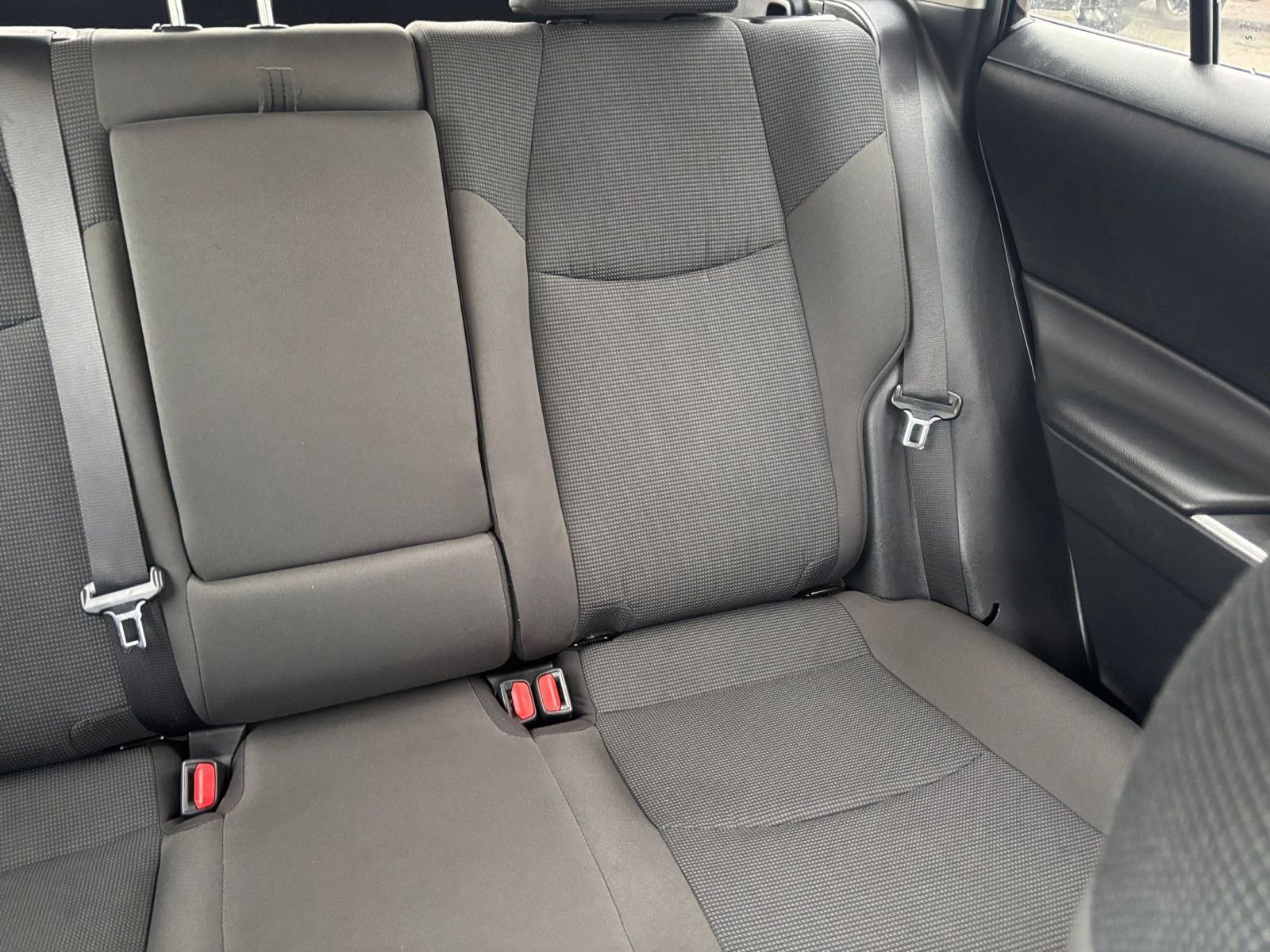 Used 2025 Toyota RAV4 LE image 33