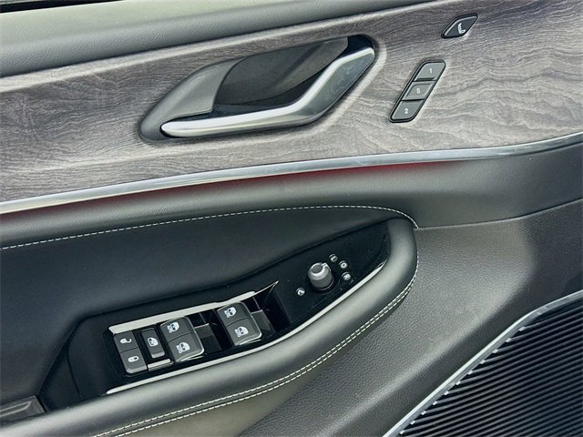 Used 2022 Jeep Grand Cherokee L Overland w/ Luxury Tech Group IV image 20