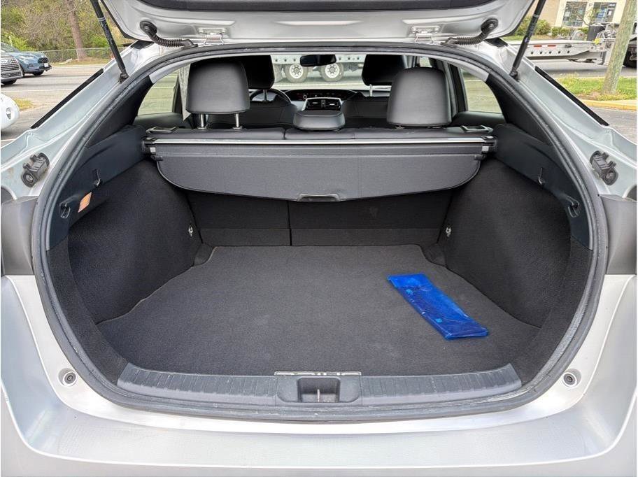 Used 2017 Toyota Prius Four Touring w/ Premium Convenience Package image 7