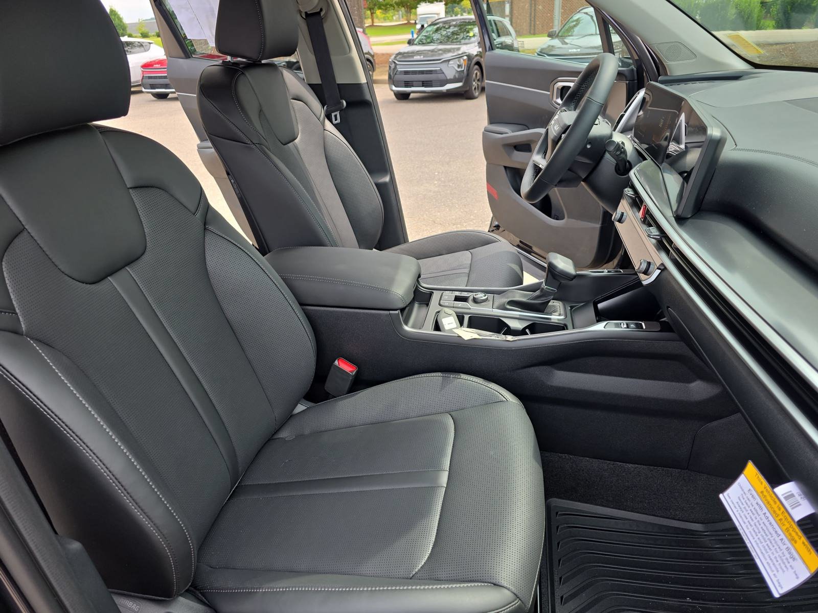 New 2026 Kia Sorento S w/ S Panoramic Sunroof Package FWD image 10