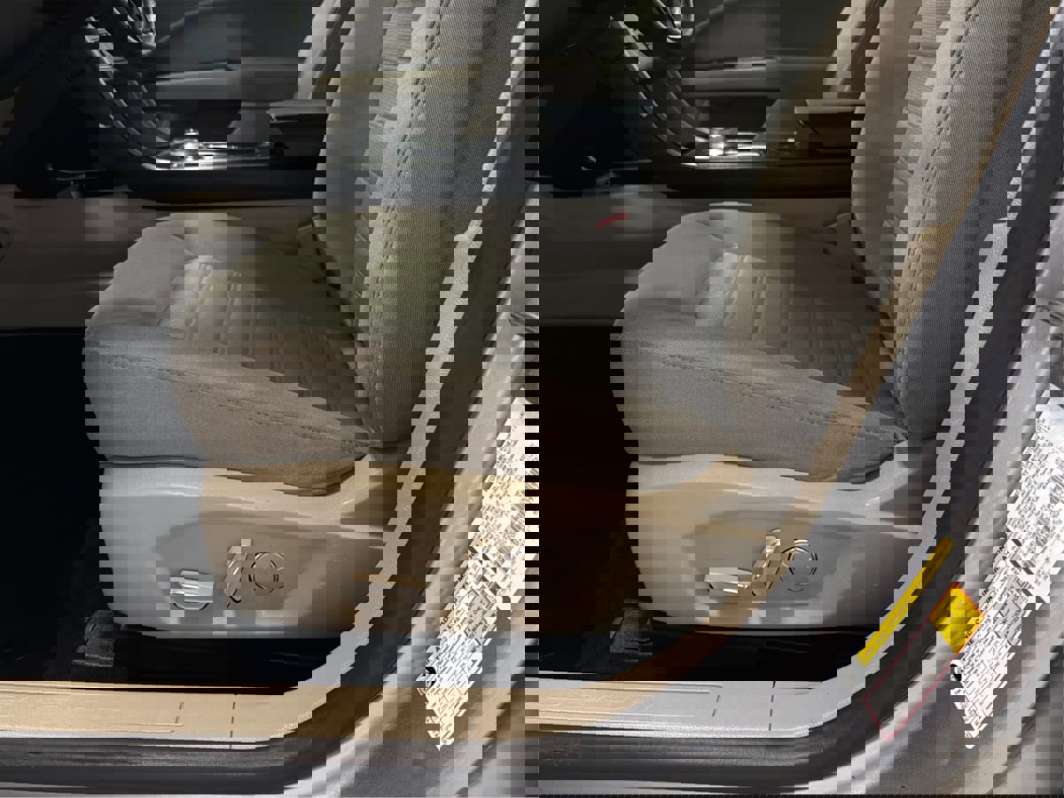 Used 2020 Ford Fusion SE image 22