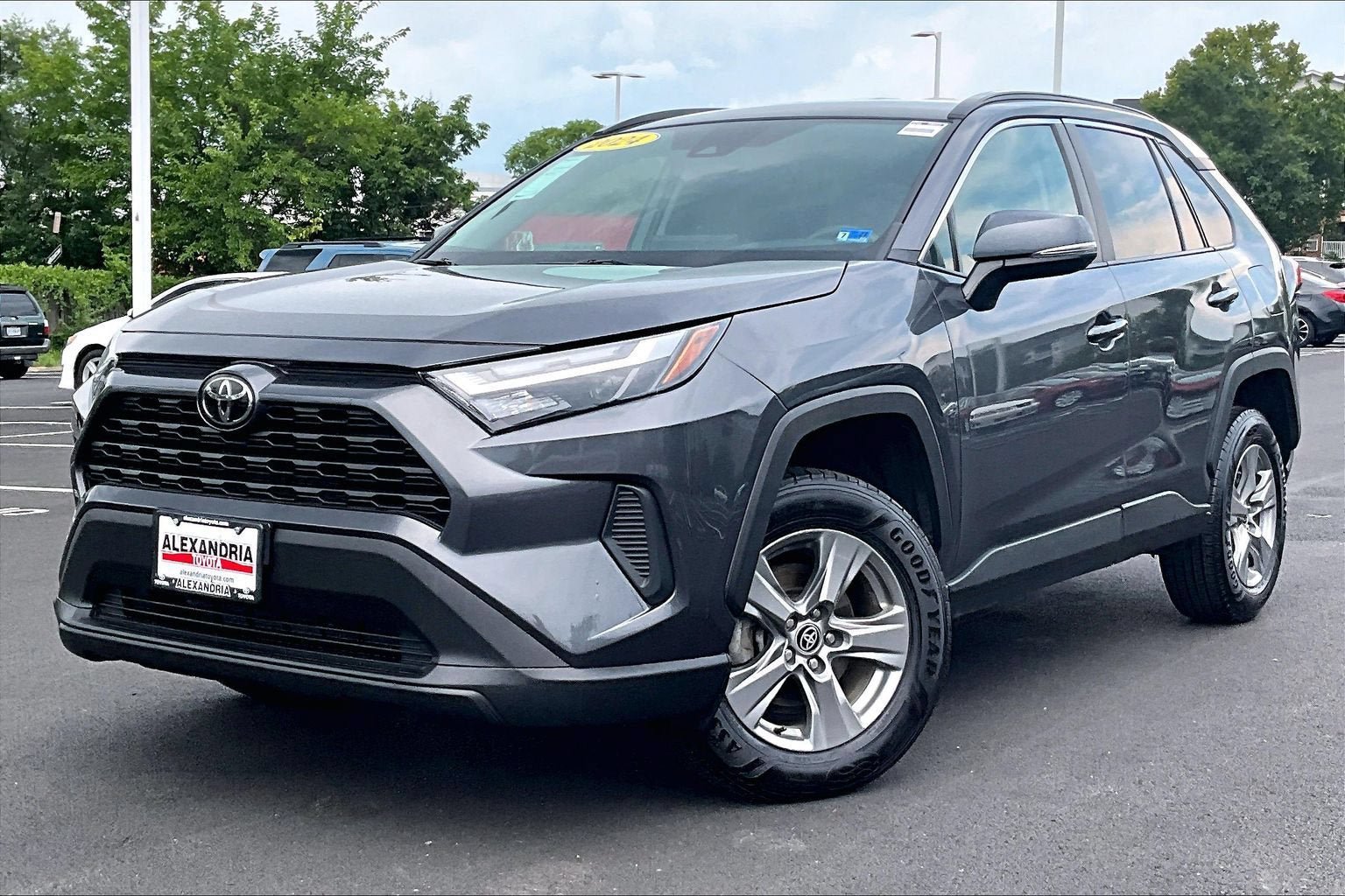 Used 2024 Toyota RAV4 XLE FWD image 1