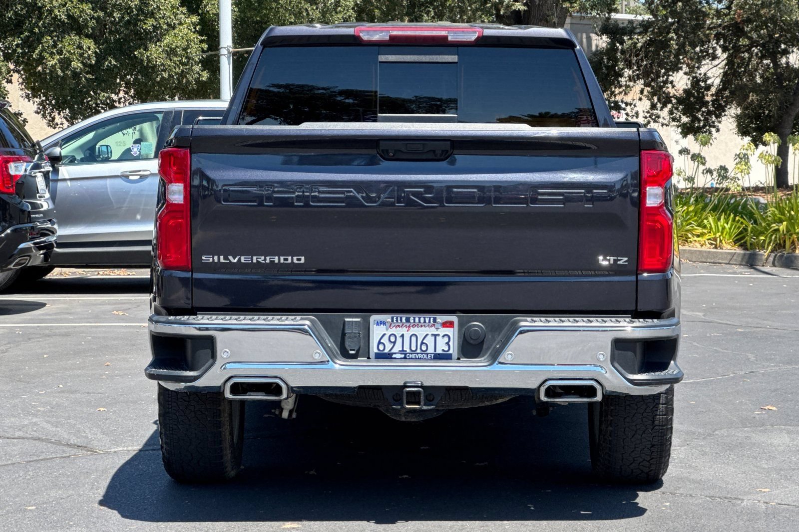 Used 2022 Chevrolet Silverado 1500 LTZ AWD/4WD image 4