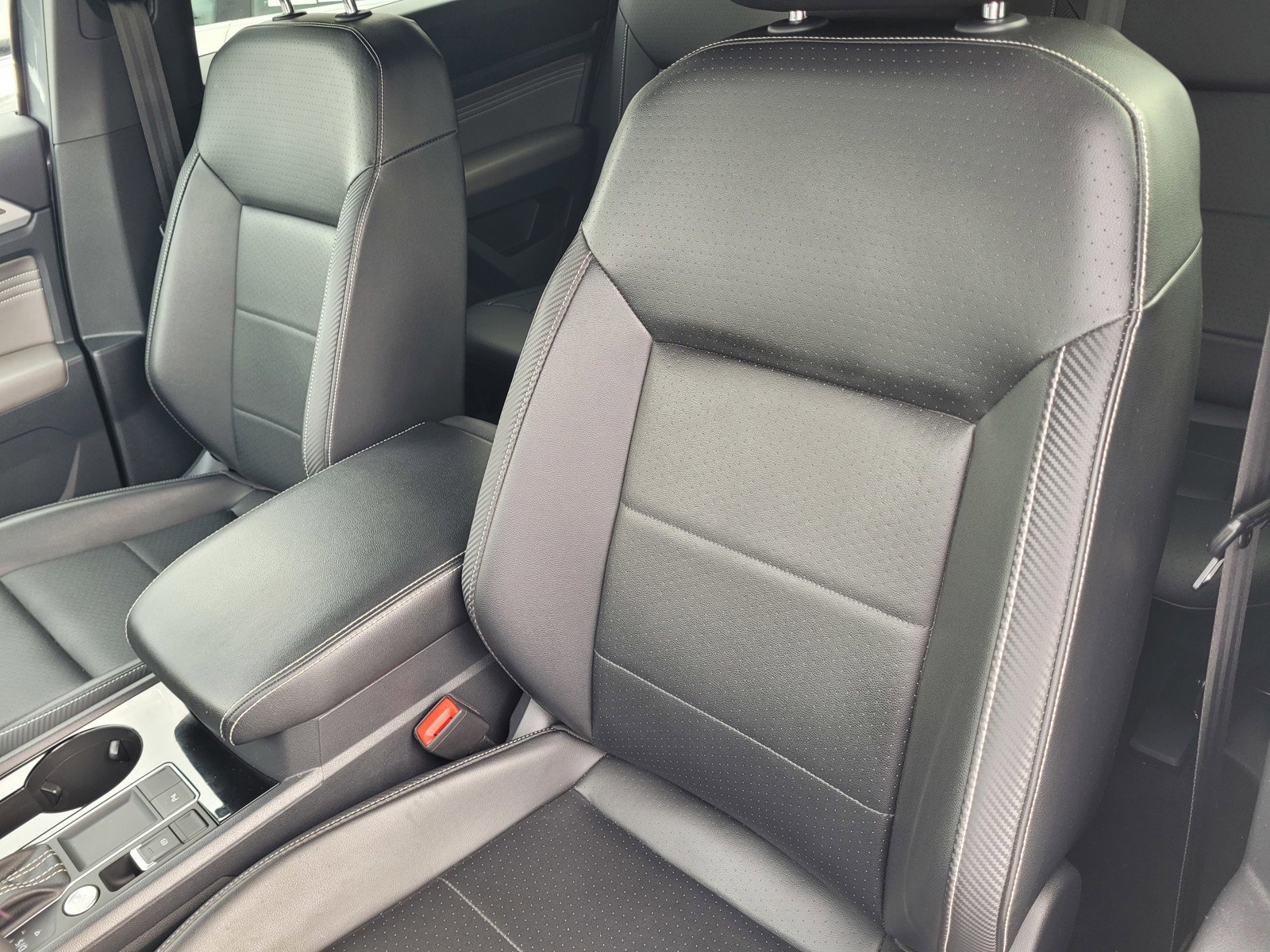 Used 2022 Volkswagen Atlas Cross Sport SE image 13