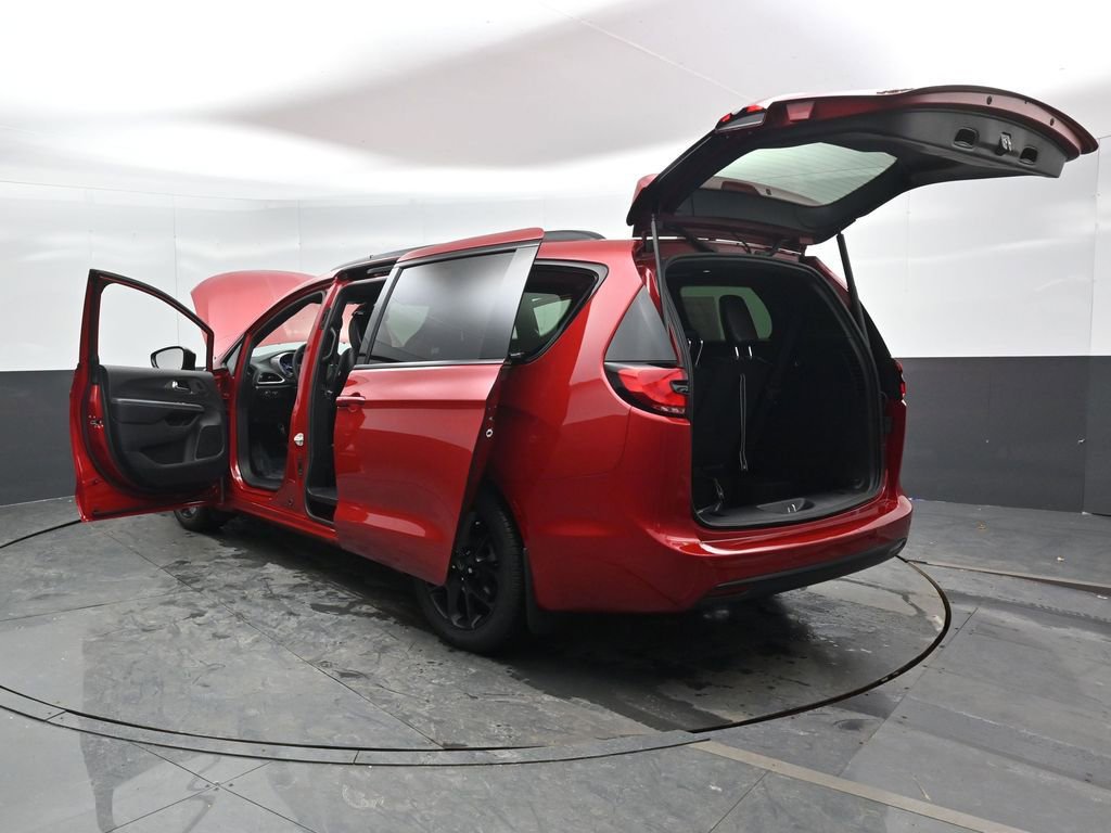 New 2026 Chrysler Pacifica Select w/ S Appearance Package FWD image 48