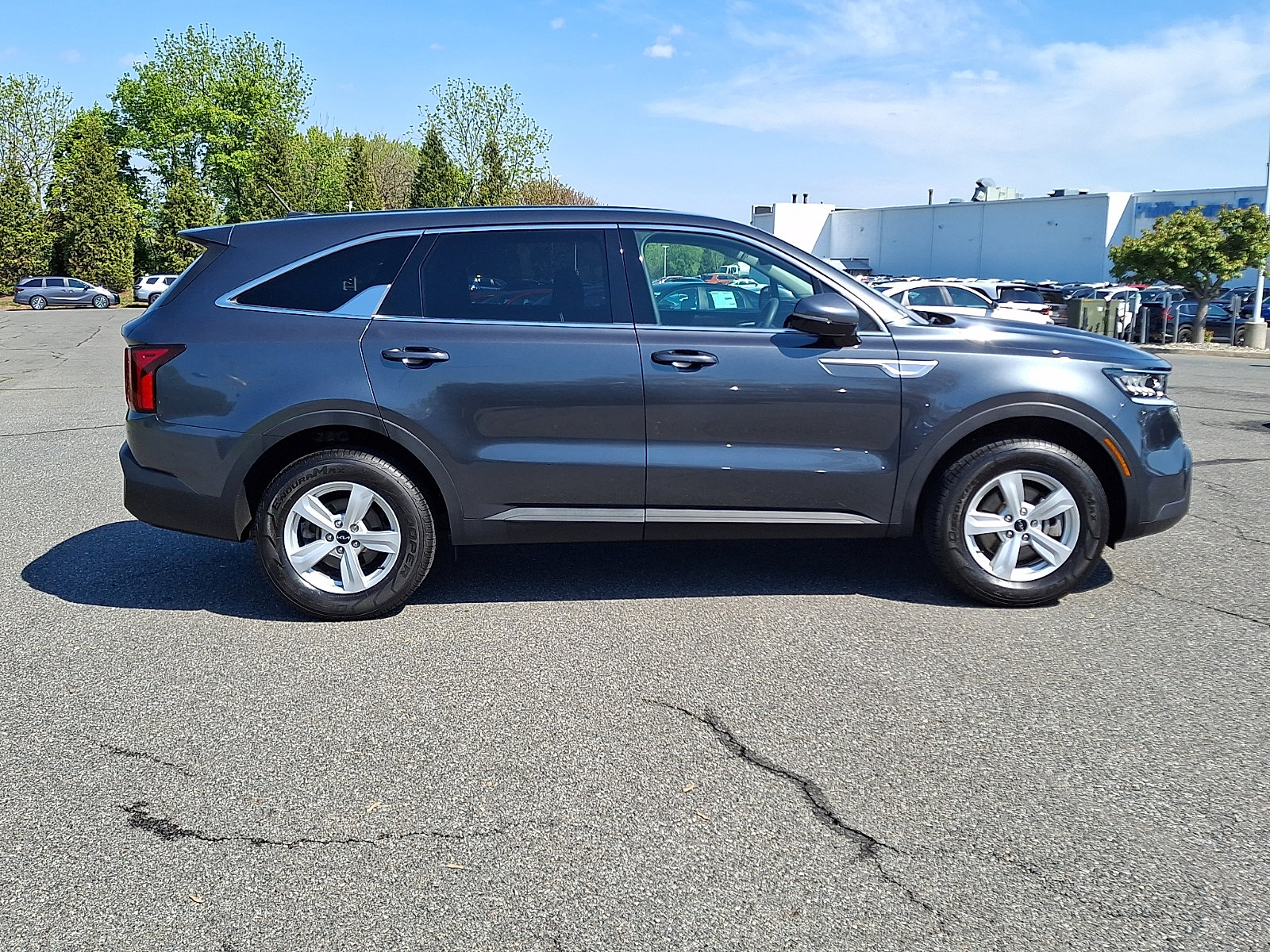 Used 2022 Kia Sorento LX AWD/4WD image 7