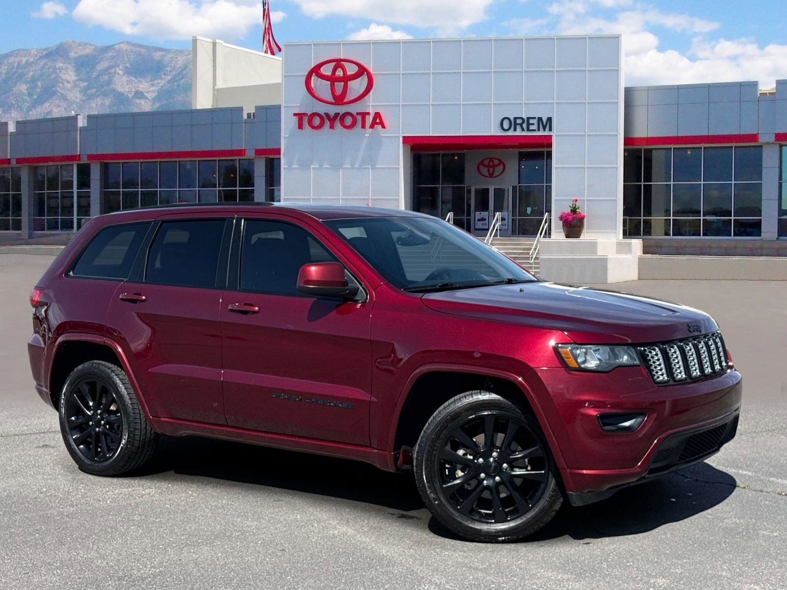 Used 2018 Jeep Grand Cherokee Altitude AWD/4WD image 1