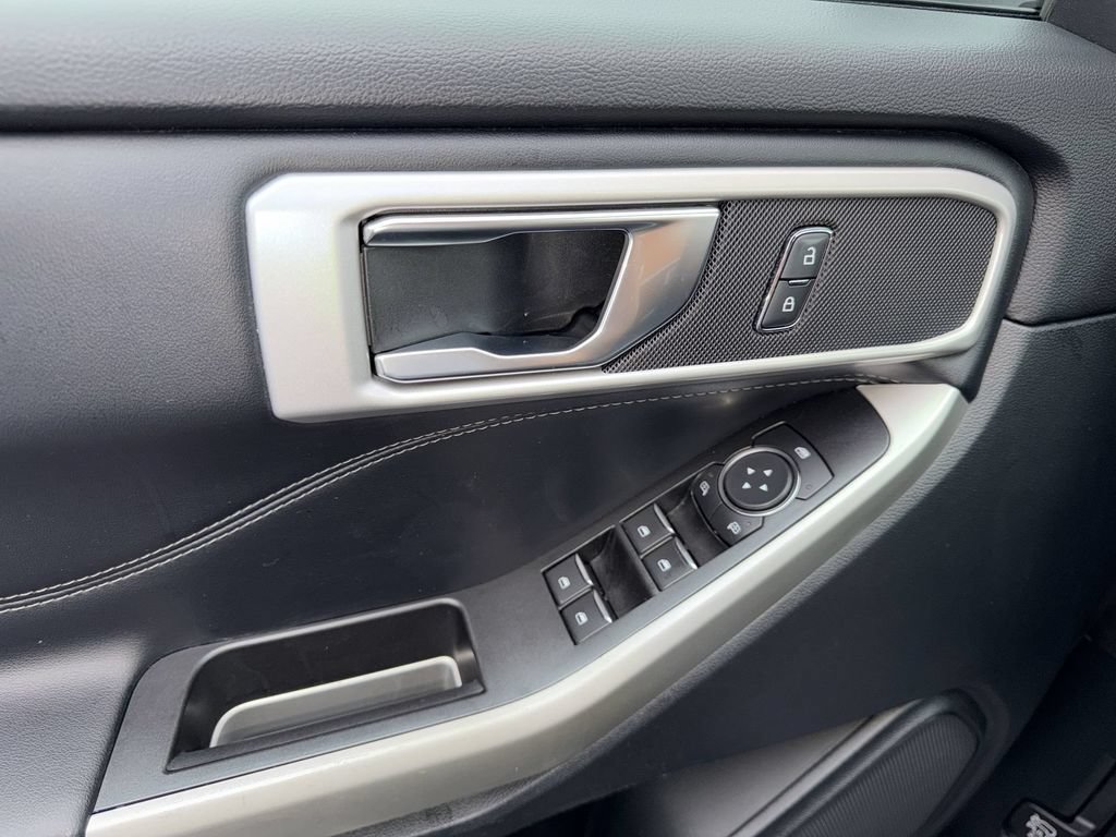 Used 2021 Ford Explorer XLT AWD/4WD image 15