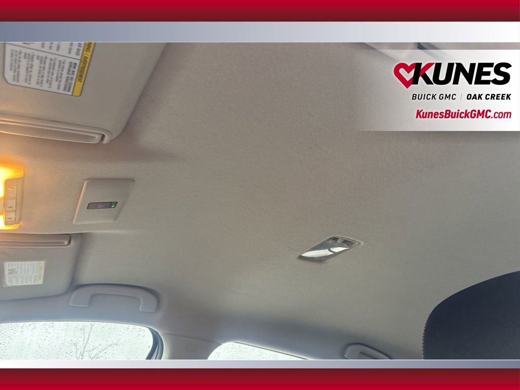 Used 2024 Nissan Versa SR image 9