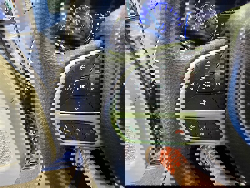 Used 2017 Chrysler Pacifica LX FWD image 14