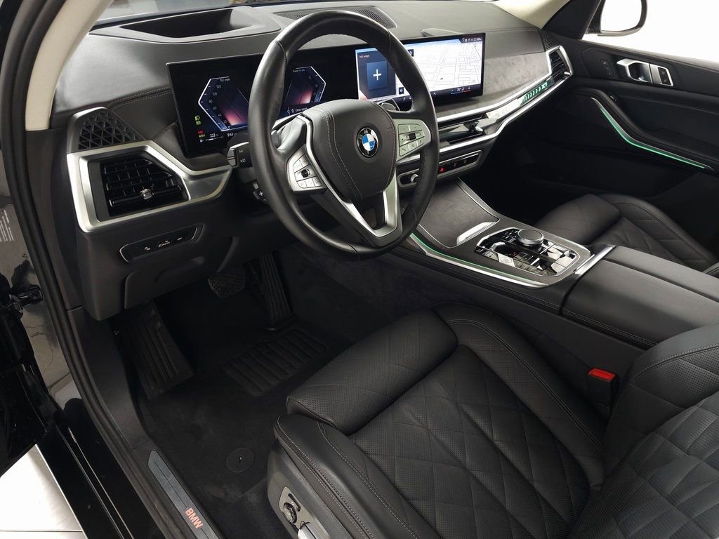 Used 2025 BMW X7 xDrive40i w/ Climate Comfort Package image 17