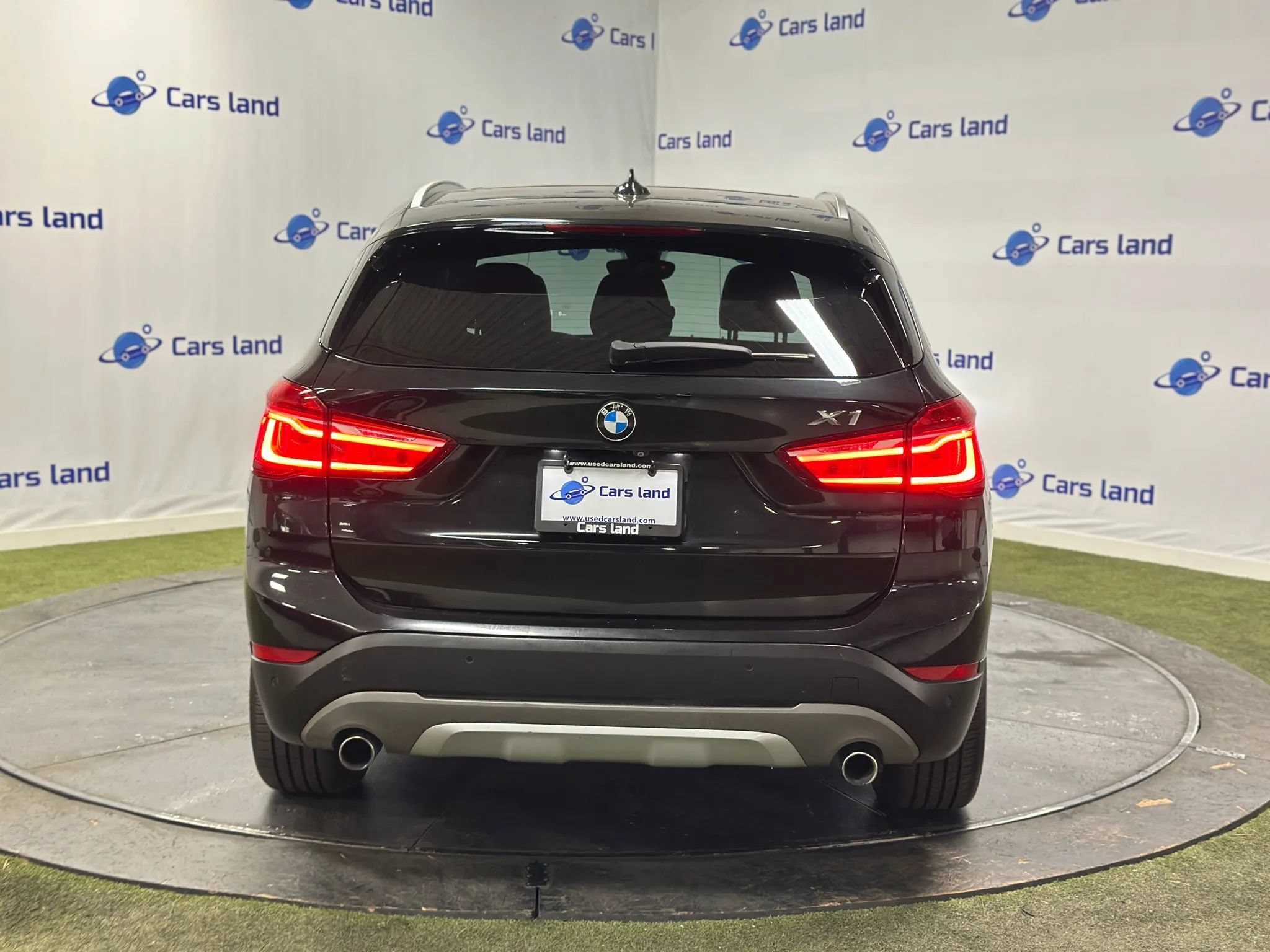 Used 2017 BMW X1 xDrive28i AWD/4WD image 4