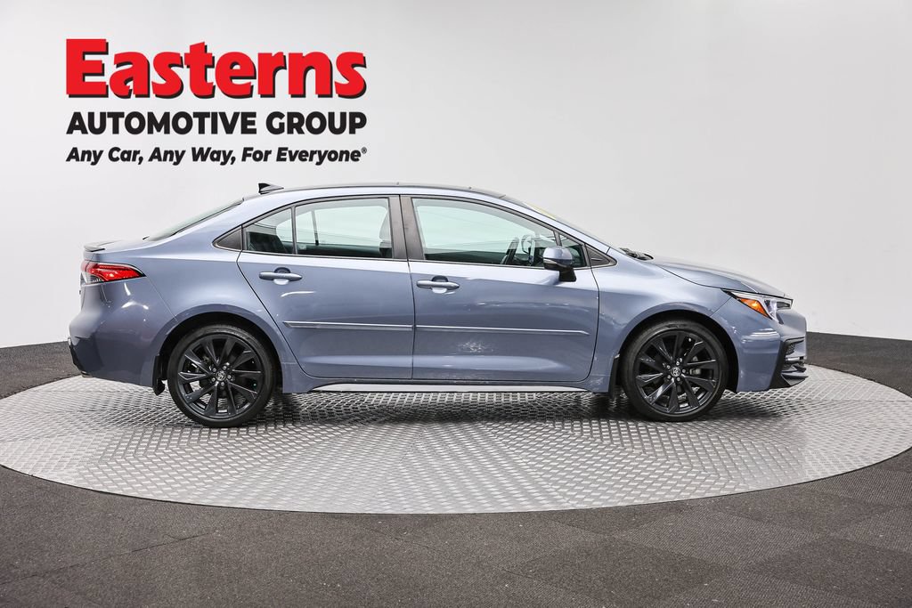 Used 2024 Toyota Corolla SE w/ SE Premium Package FWD image 4