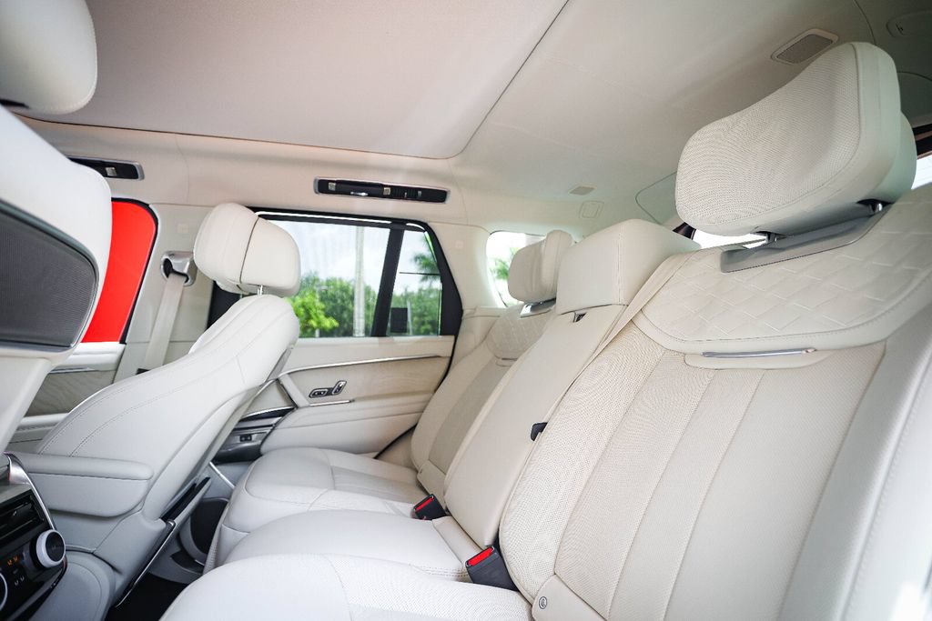 Used 2023 Land Rover Range Rover SV AWD/4WD image 43