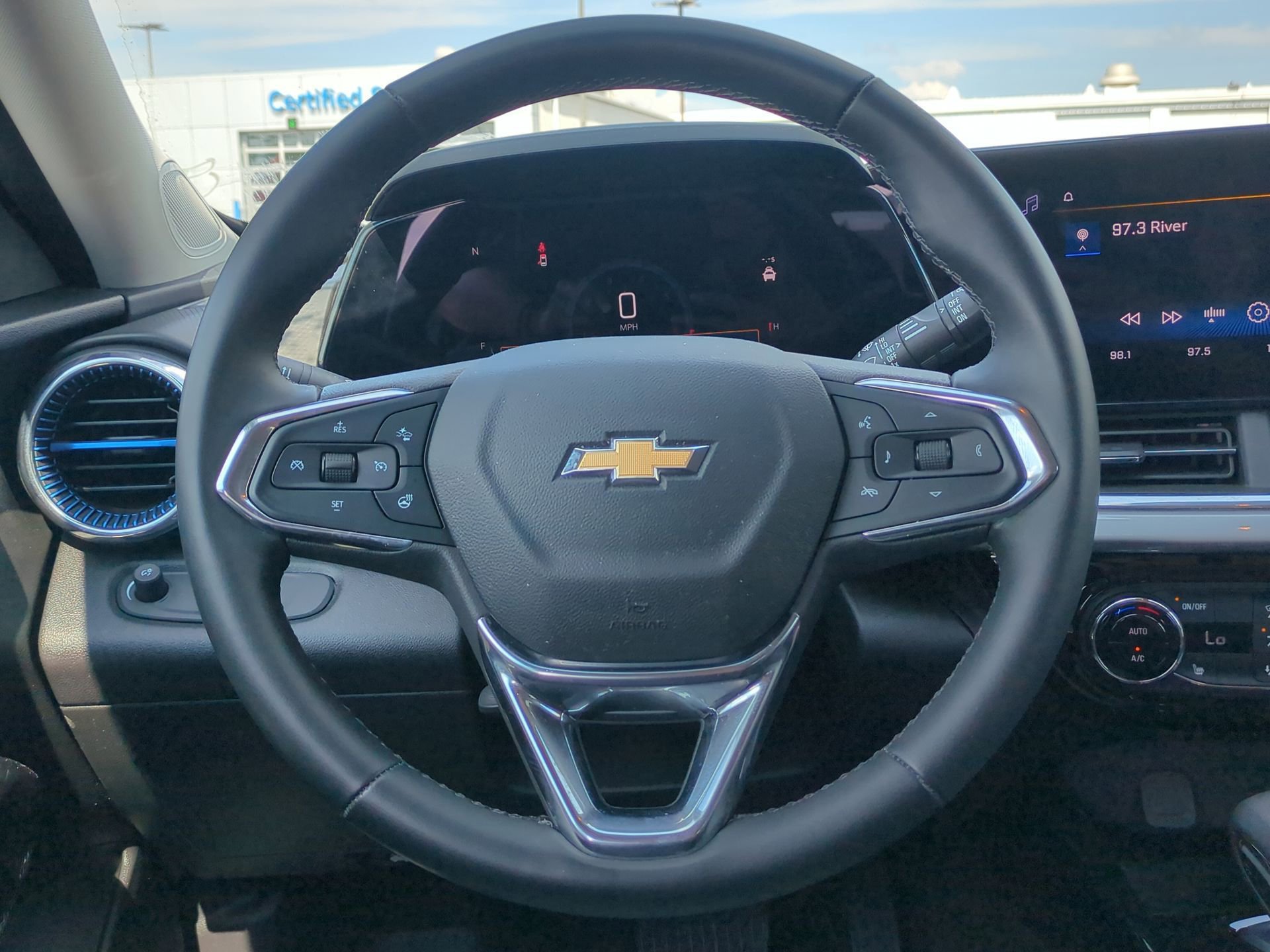 Certified 2024 Chevrolet Trax LT w/ Driver Confidence Package image 33