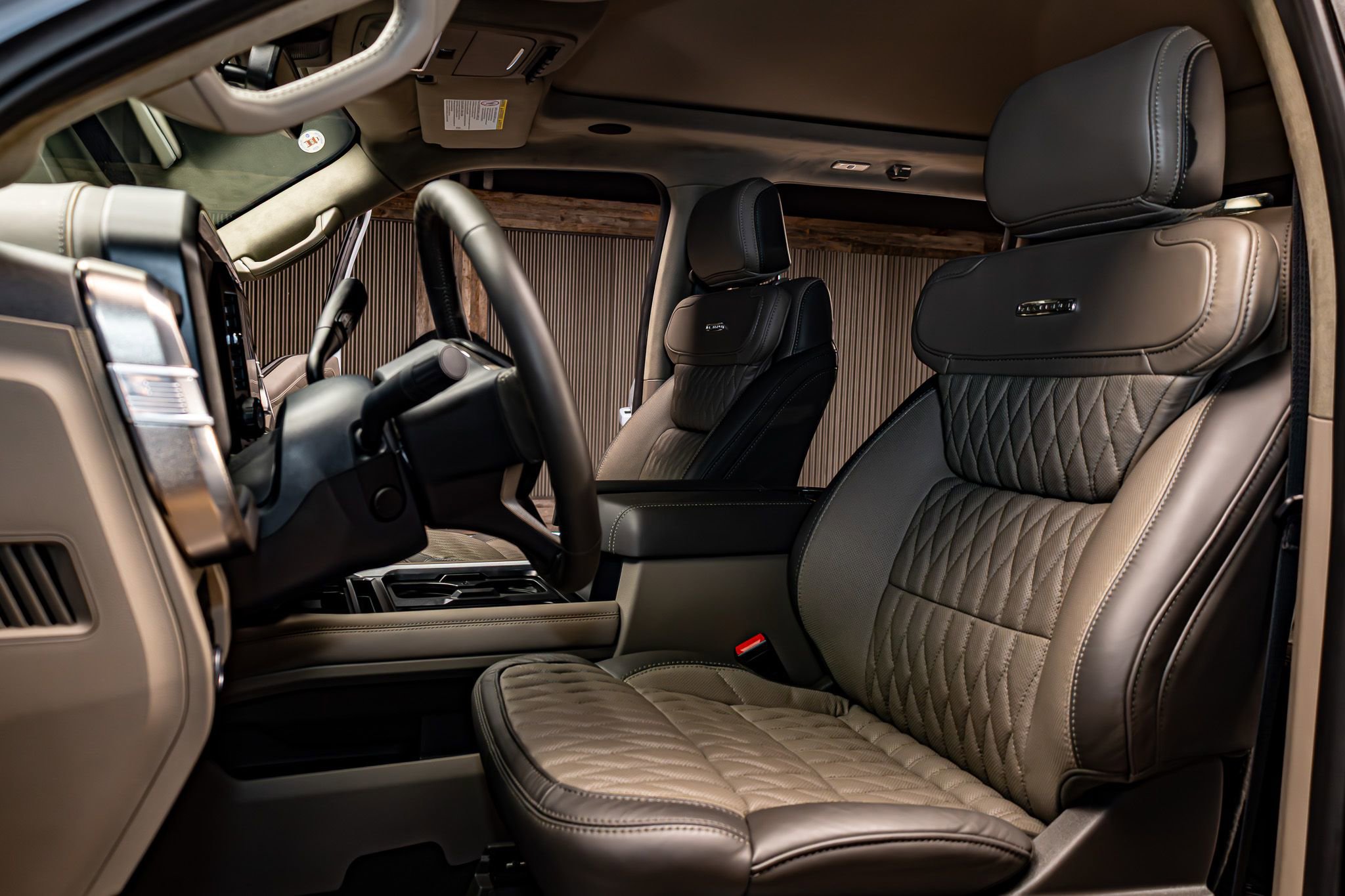 Used 2026 Ford F450 Platinum w/ Platinum Plus Package image 24