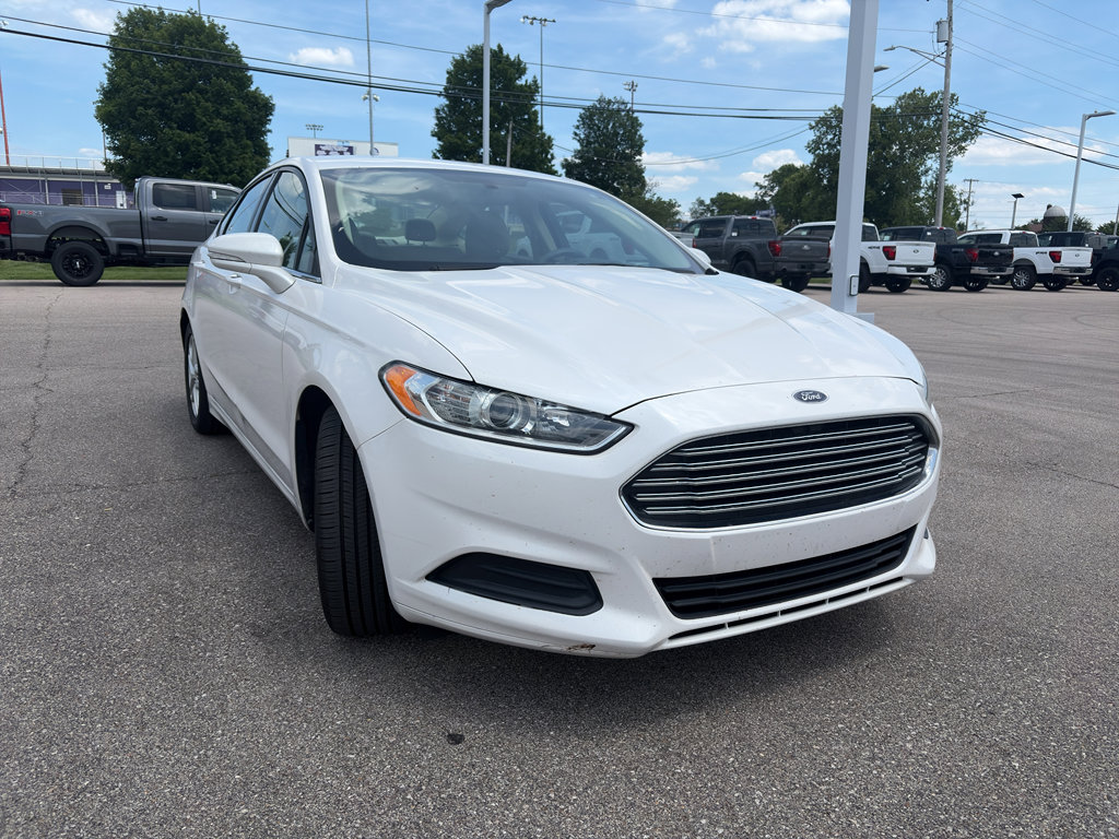 Used 2014 Ford Fusion SE FWD image 4