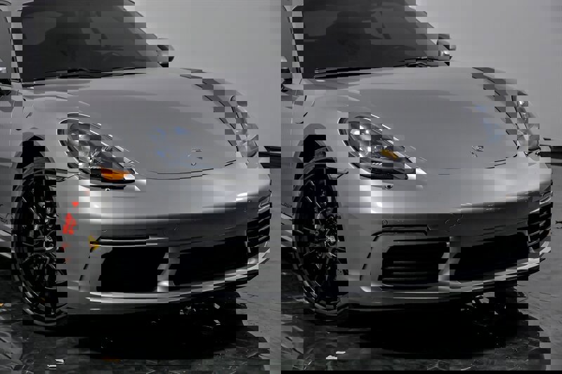 Used 2018 Porsche 718 Cayman S image 2