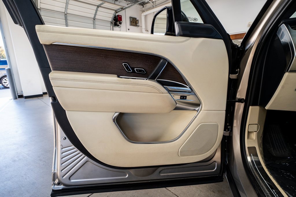 Used 2023 Land Rover Range Rover Long Wheelbase SE image 29