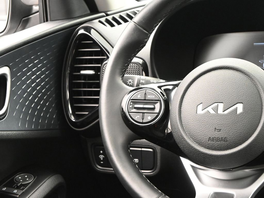 Used 2023 Kia Soul EX image 25