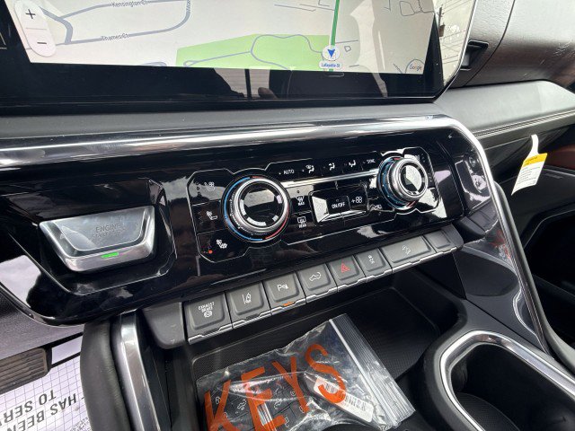 New 2026 GMC Sierra 2500 Denali Ultimate w/ LPO, Black Badging Package image 17