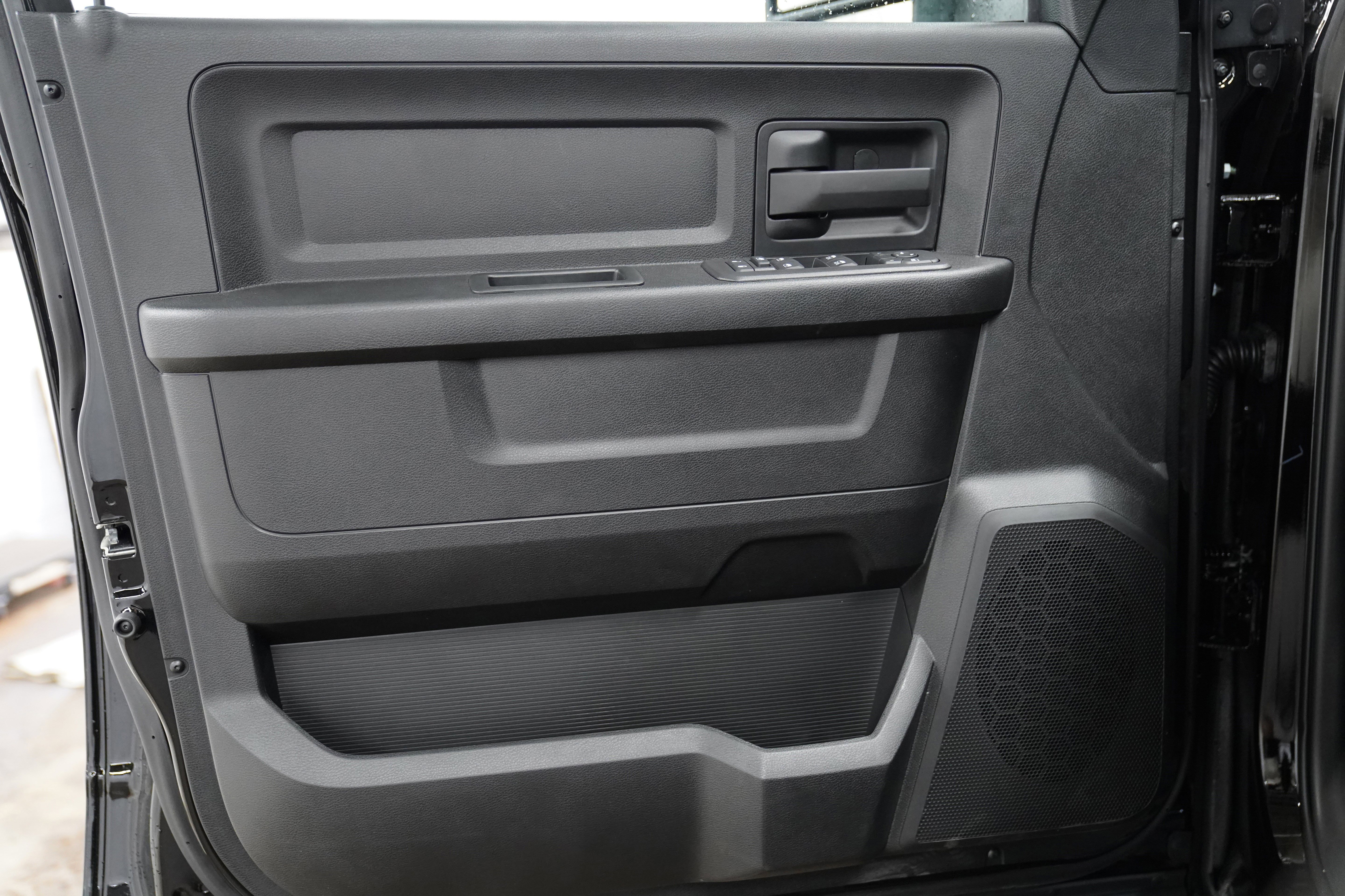 New 2025 RAM 3500 Tradesman w/ Safety Group AWD/4WD image 17