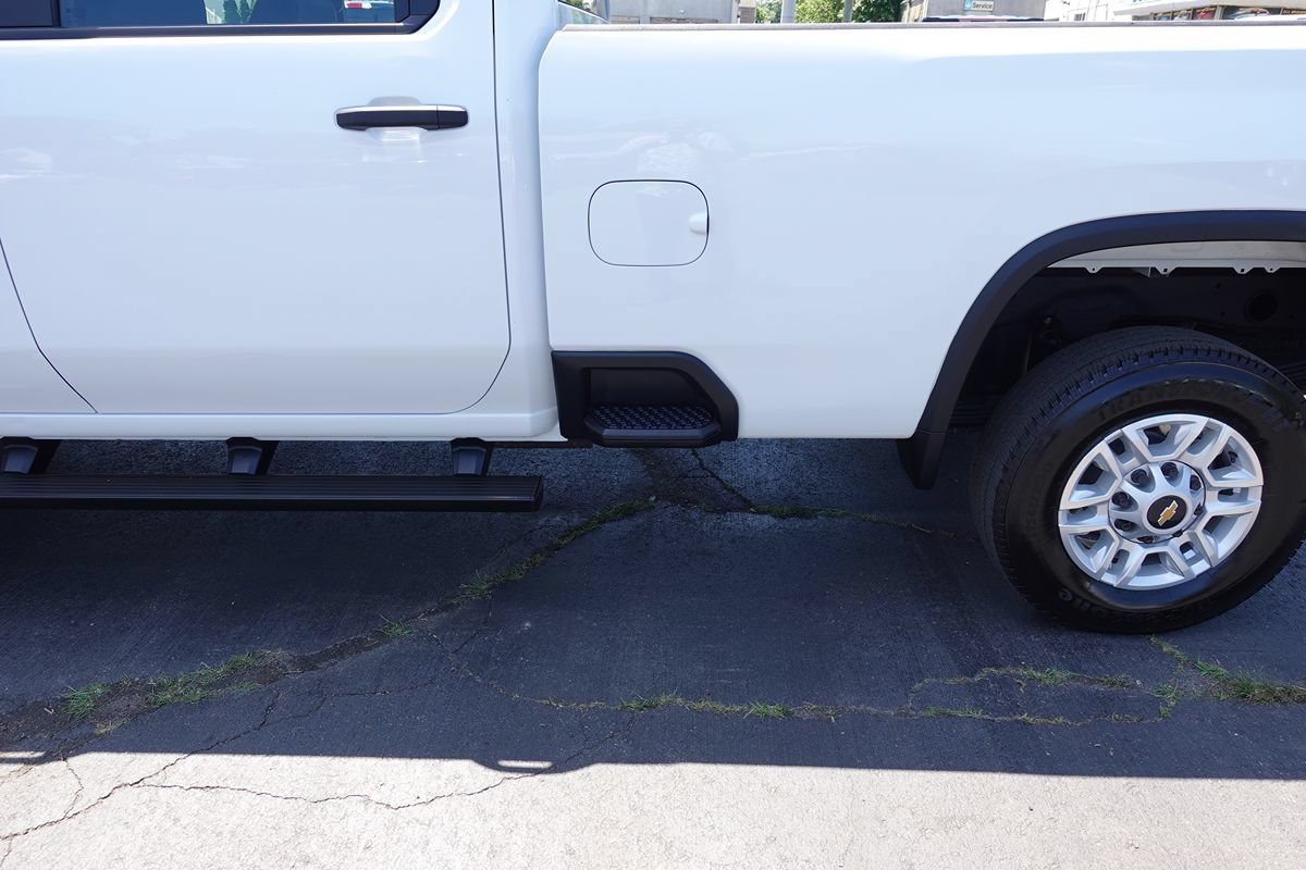 Used 2025 Chevrolet Silverado 2500 W/T AWD/4WD image 23