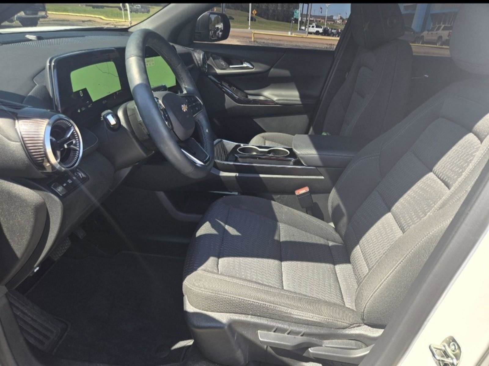 Used 2025 Chevrolet Equinox LT image 18