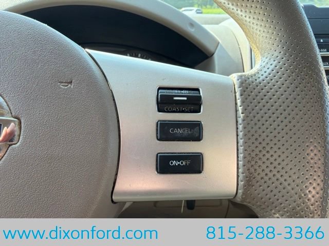 Used 2013 Nissan Frontier SV w/ SV Value Truck Pkg AWD/4WD image 16