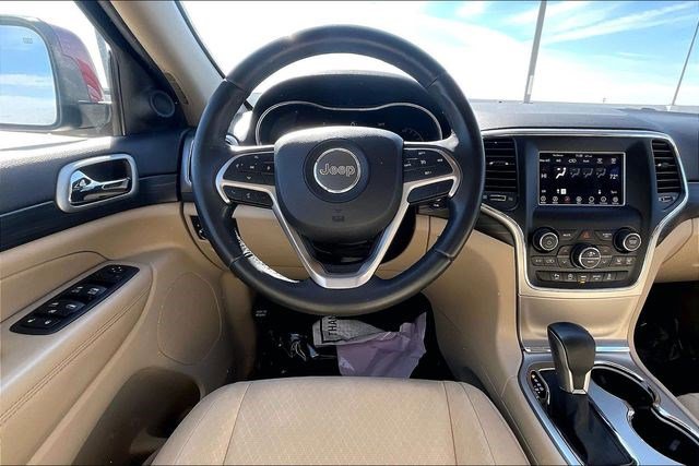 Used 2019 Jeep Grand Cherokee Laredo image 5