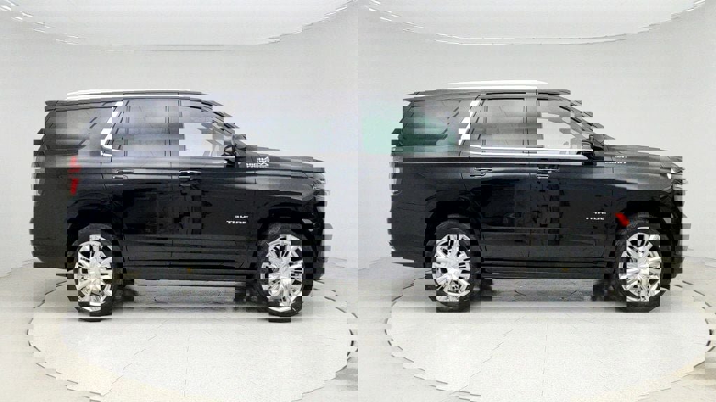 Used 2024 Chevrolet Tahoe High Country w/ Advanced Technology Package image 4