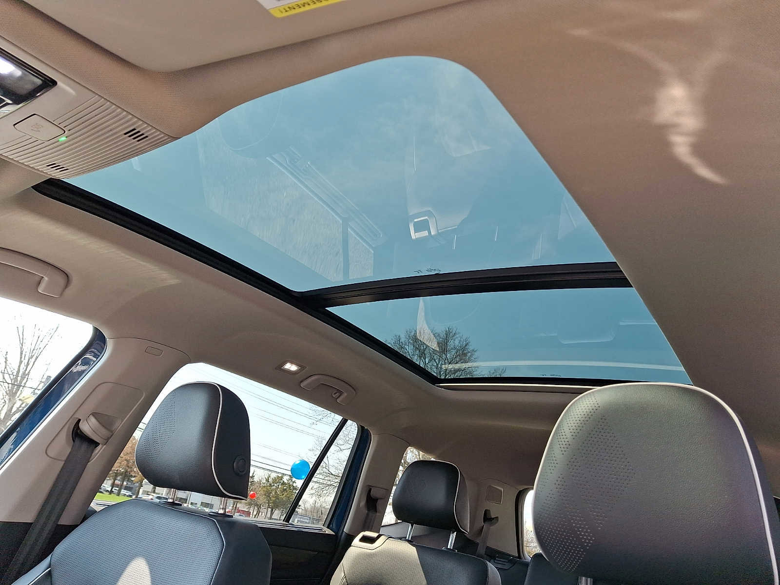 Used 2025 Volkswagen Atlas SEL Premium R-Line image 13