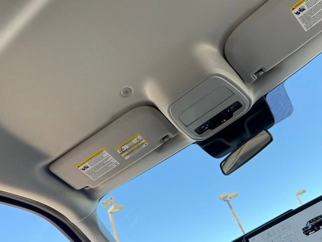 Used 2025 Ford Expedition Active image 34