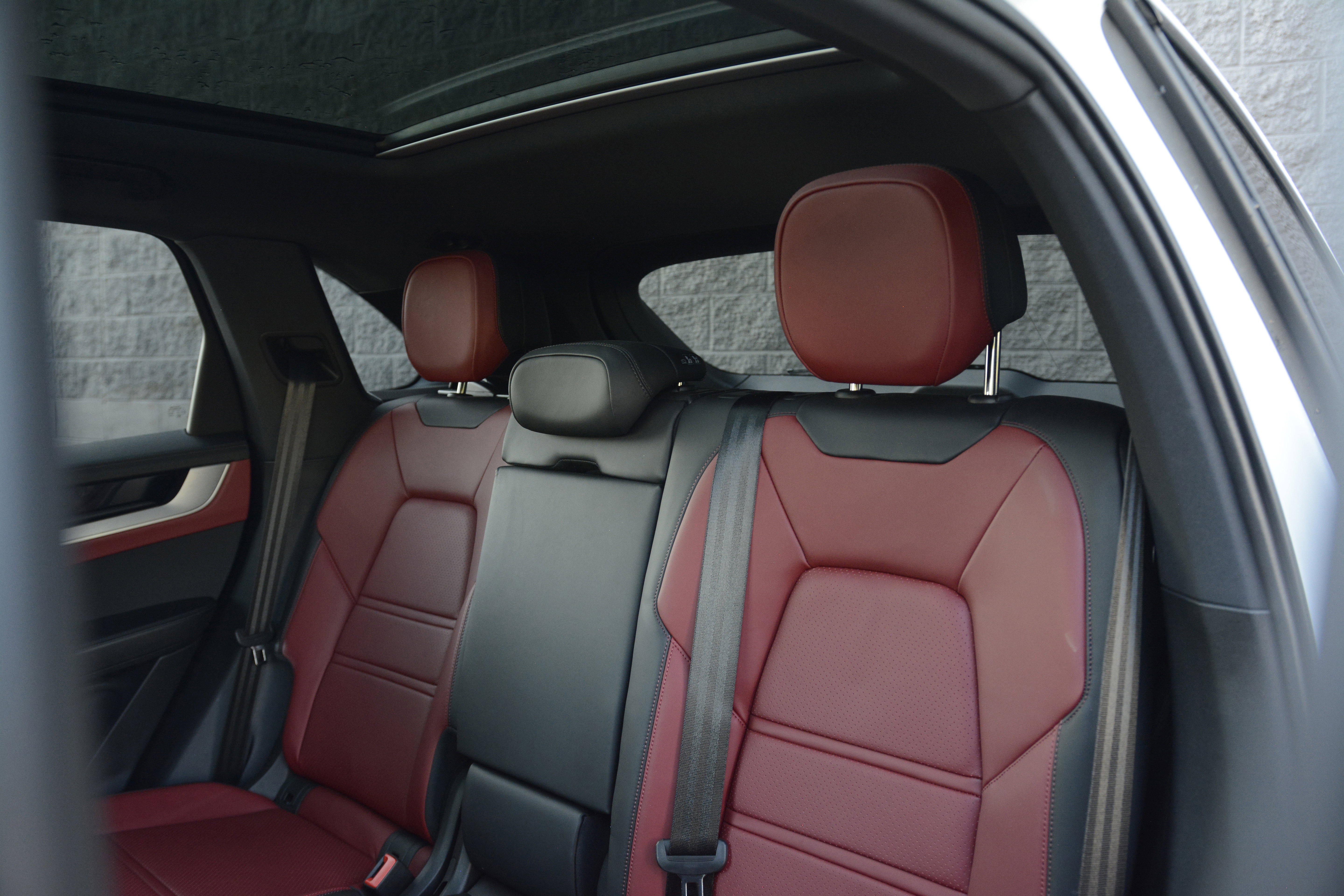 Certified 2024 Porsche Cayenne S AWD/4WD image 36