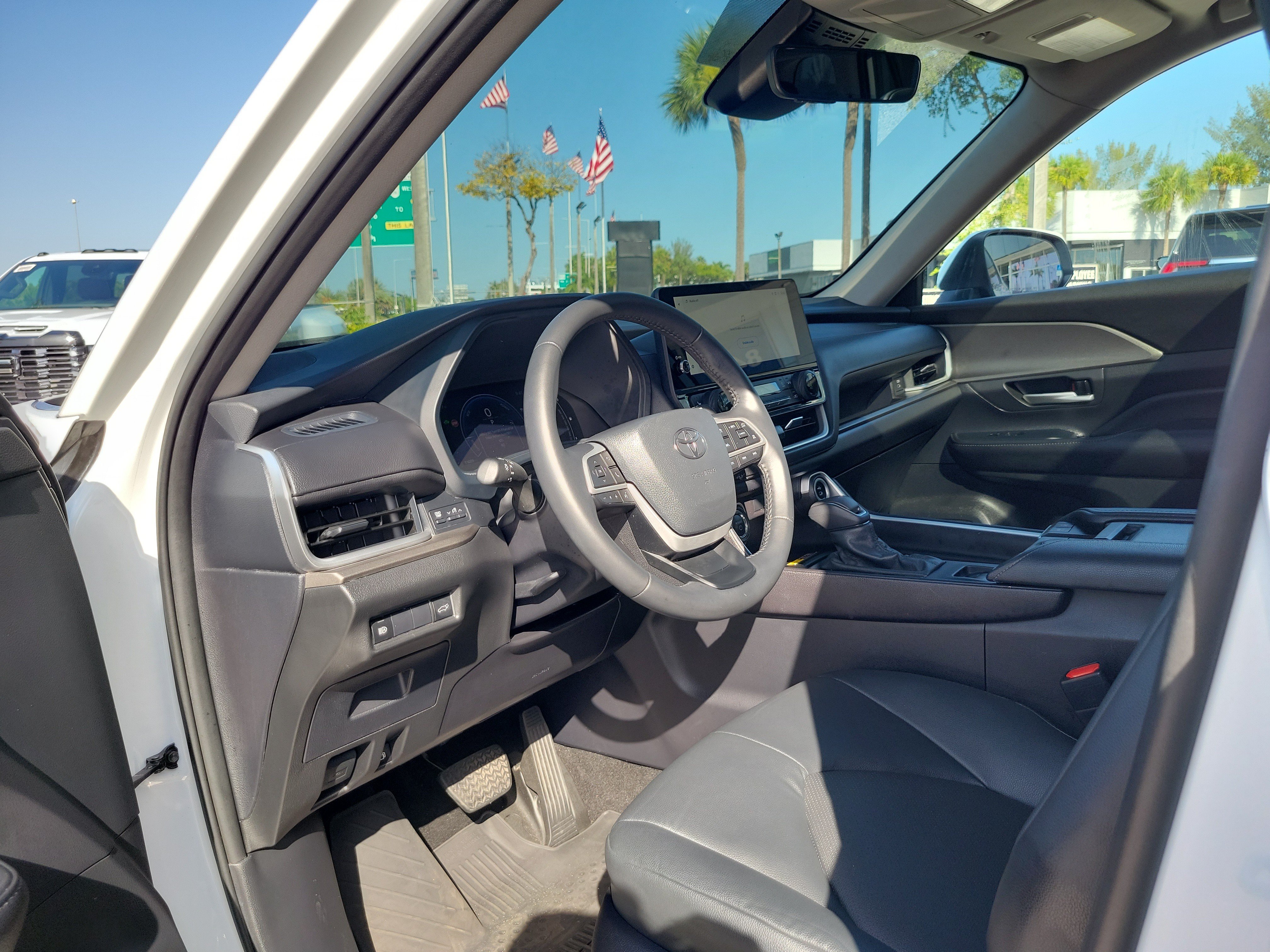 Used 2025 Toyota Grand Highlander AWD Hybrid image 8