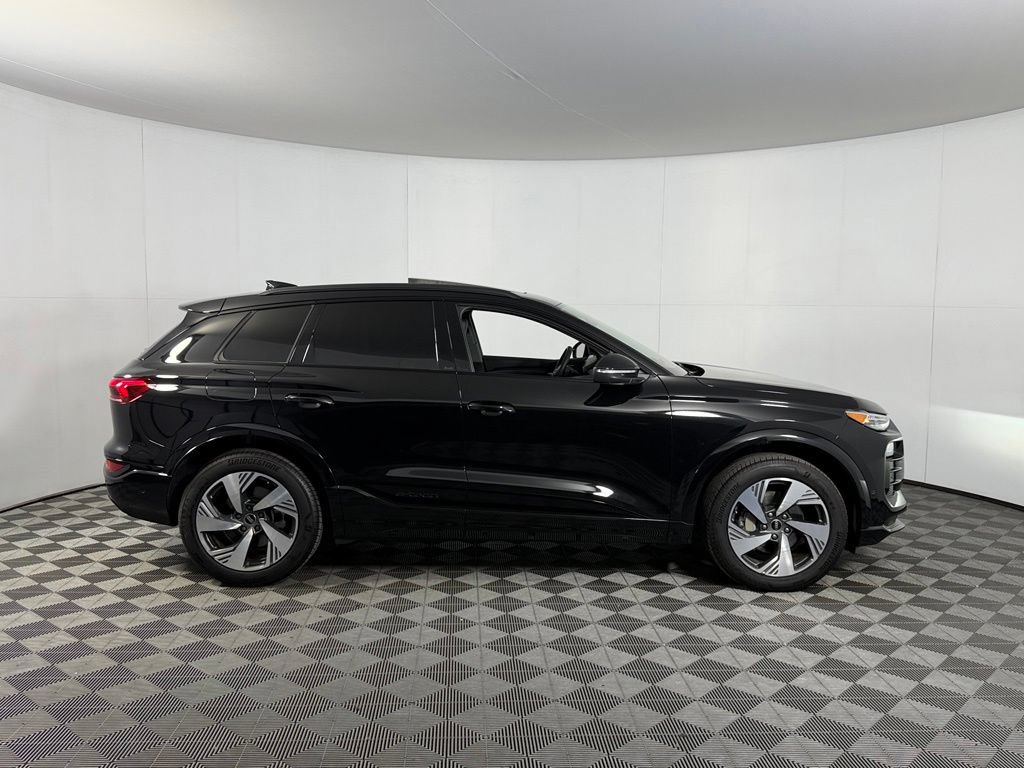 Used 2025 Audi Q6 e-tron Premium Plus w/ Premium Plus AWD/4WD image 6
