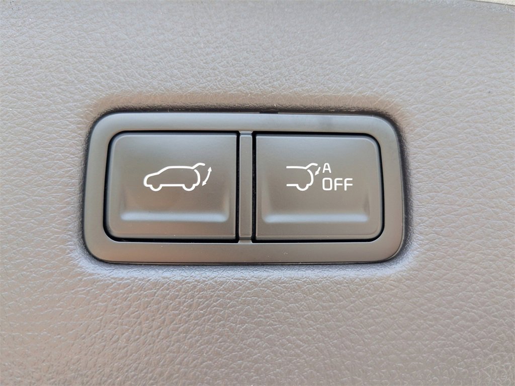 Used 2026 Kia Carnival SX image 16