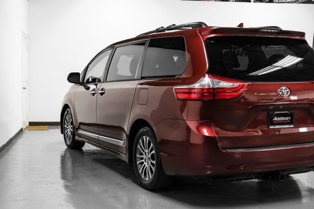 Used 2019 Toyota Sienna XLE Premium FWD image 13