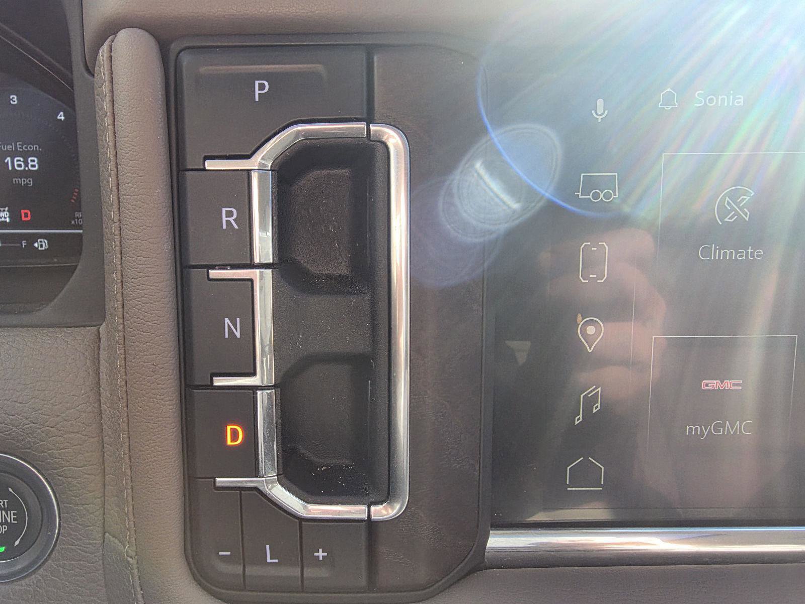 Used 2023 GMC Yukon Denali w/ Advanced Technology Package image 21