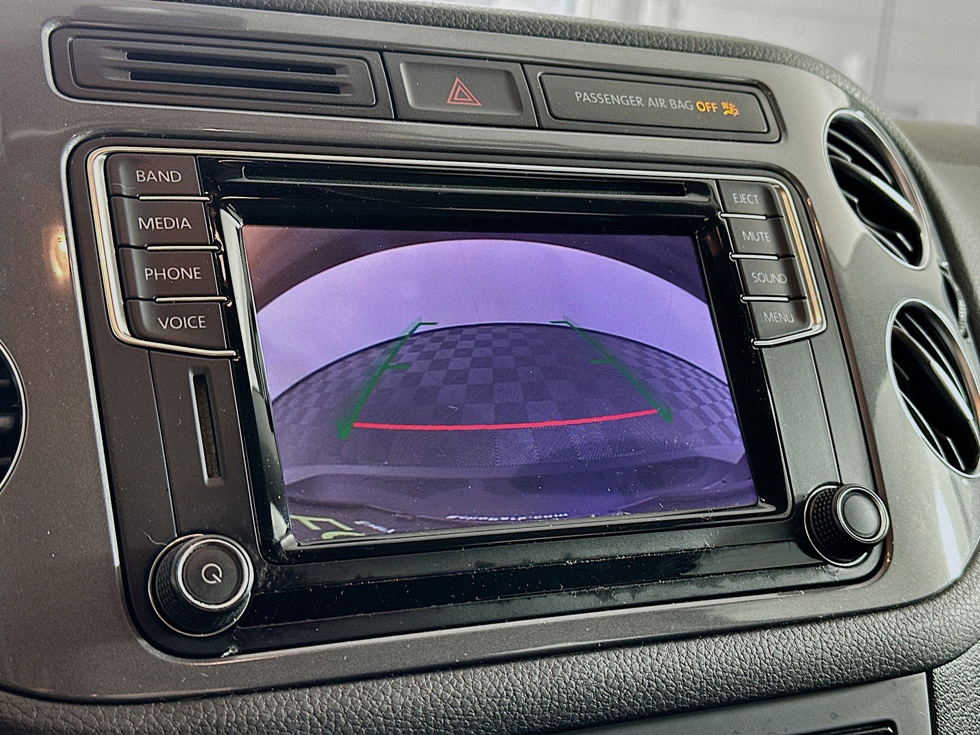 Used 2017 Volkswagen Tiguan S image 22