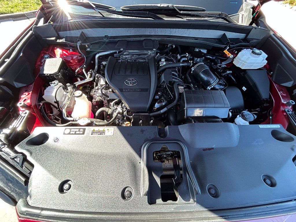 Used 2025 Toyota Grand Highlander AWD Hybrid image 37