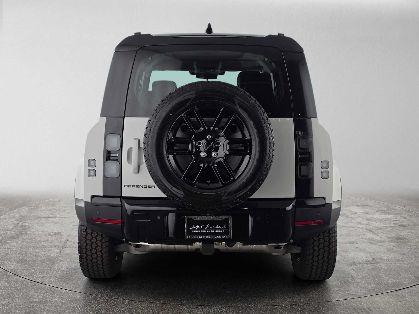 New 2026 Land Rover Defender 110 S AWD/4WD image 4