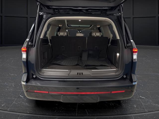 Used 2024 Lincoln Navigator L Reserve AWD/4WD image 15