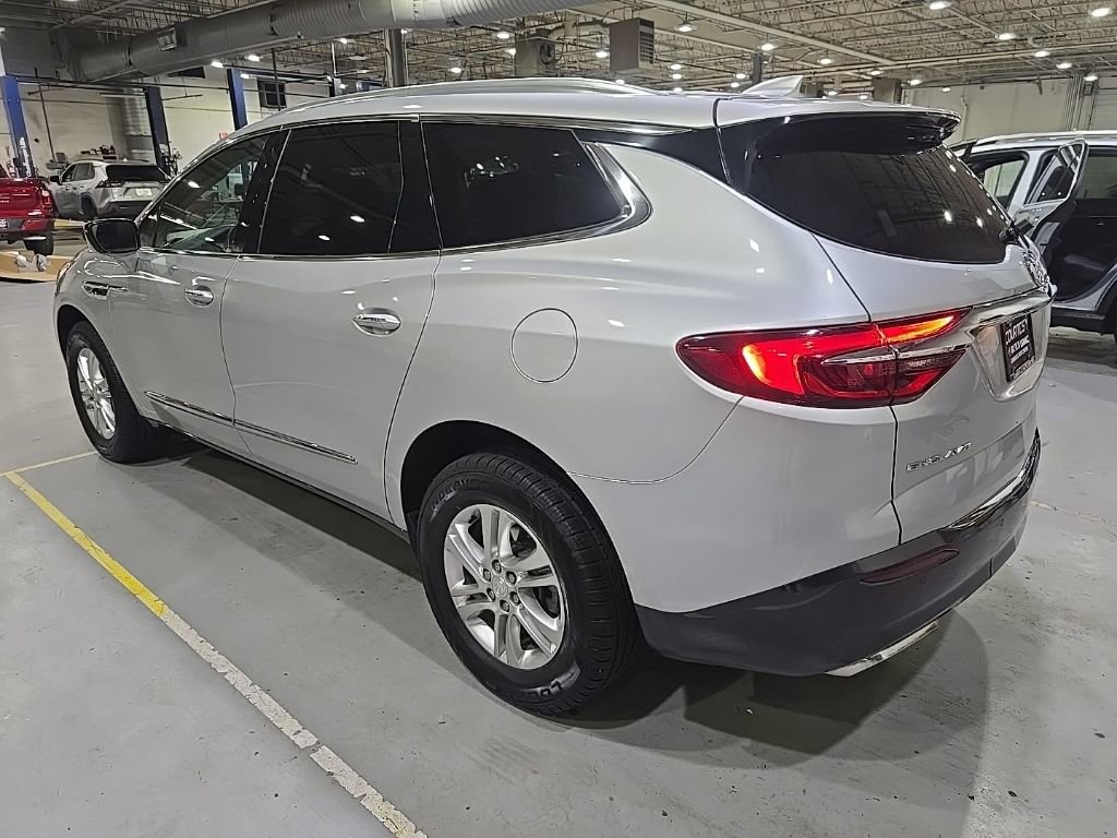 Used 2021 Buick Enclave Essence w/ Sound and Sites Package FWD image 5