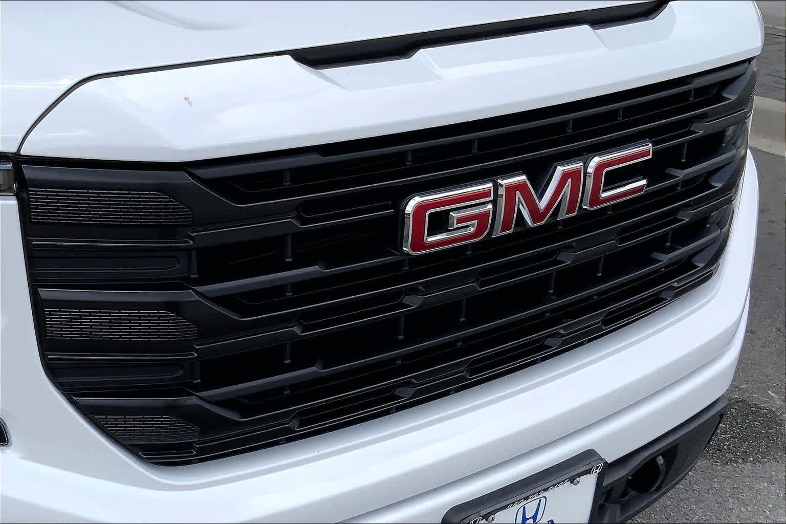 Used 2026 GMC Sierra 1500 Pro w/ Graphite Edition AWD/4WD image 32