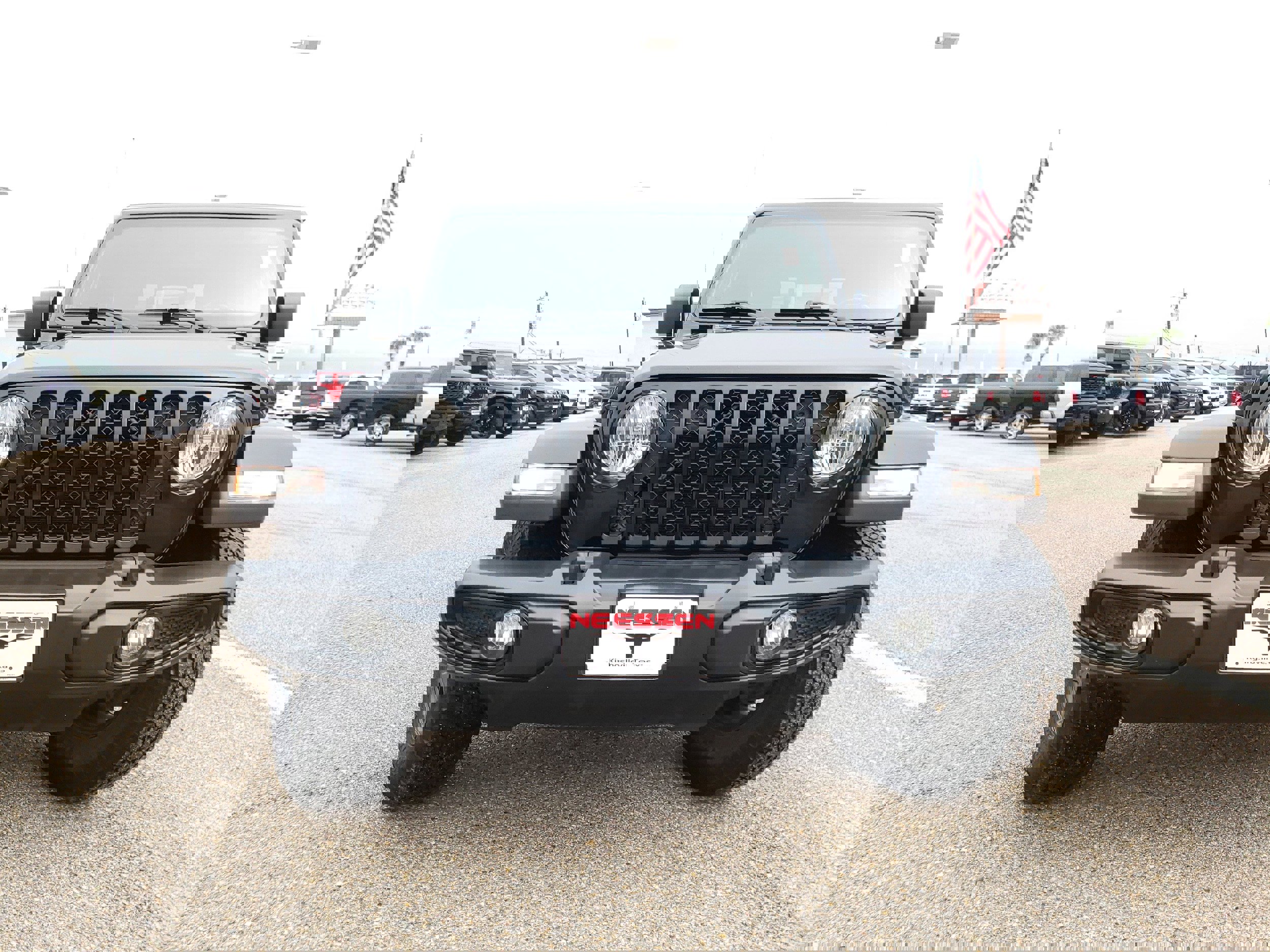 Used 2021 Jeep Gladiator Sport image 3